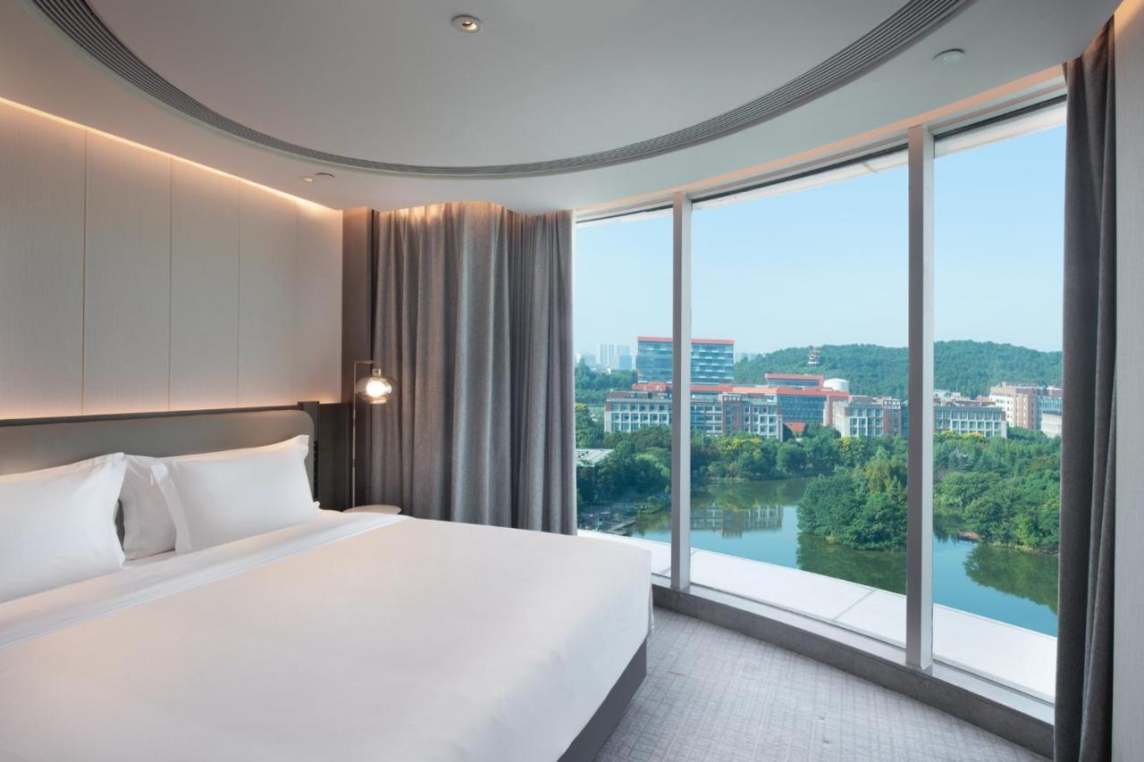 Crowne Plaza Wuhan Optics Valley, An Ihg Hotel المظهر الخارجي الصورة